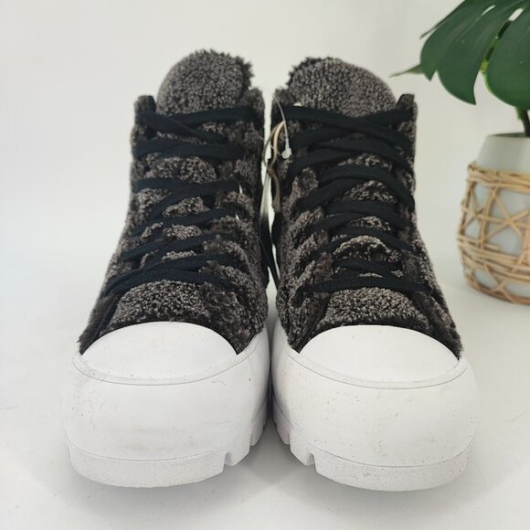 Converse Women's Platform Lugged Cozy Gray Sherpa Sneakers Size 6 - Picture 2 of 8